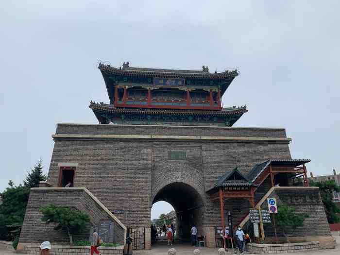 钟鼓楼-"钟鼓楼位于山海关中街大街那个位置,然后可."-大众点评移动版