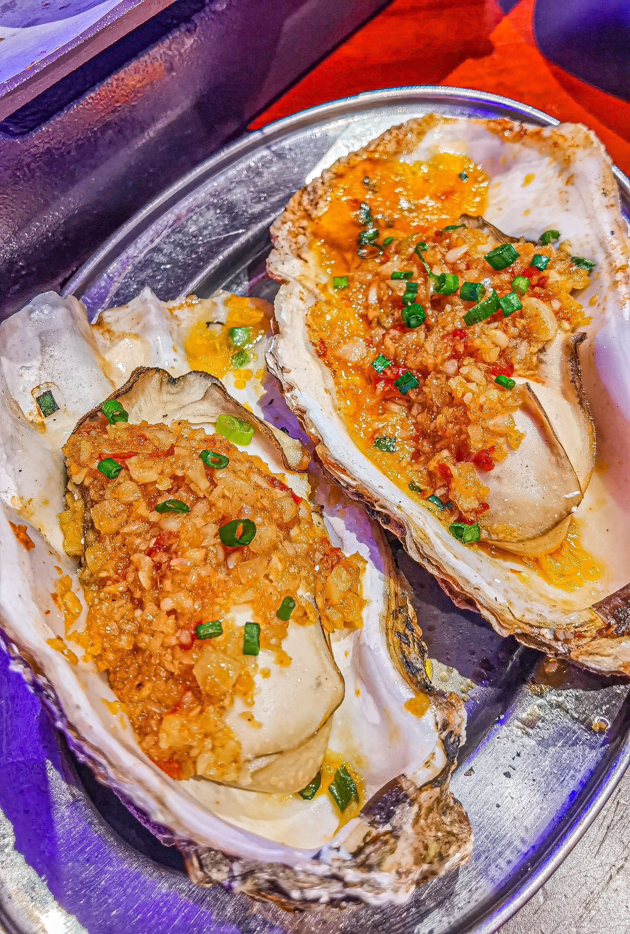 n地理位置优越,环境很舒服,很适合喝酒撸串

粤式剁椒烤生蚝