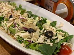 沙拉-Myth猪蹄(明洞店)