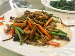 -东豪园林海鲜酒家(南港路辅路店)