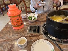 -鲁朗纳麦石锅鸡庄园