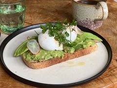 牛油果温泉蛋吐司-O'mills Sourdough Bakery&Bistro(永嘉路店)
