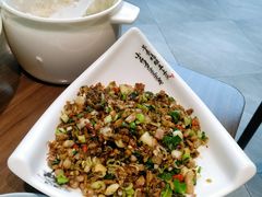 -有红鸡毛店·川菜(建设路店)