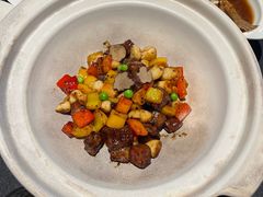 砂锅黑松露牛肉粒-肆月河豚·淮扬菜·湘菜(华天店)