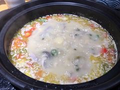 -洪氏嗨捞·广东猪肚鸡·椰子鸡火锅(西咸万象城店)