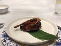 多汁脆皮乳鸽-Yan Ting 宴庭中餐厅(上海静安瑞吉酒店)