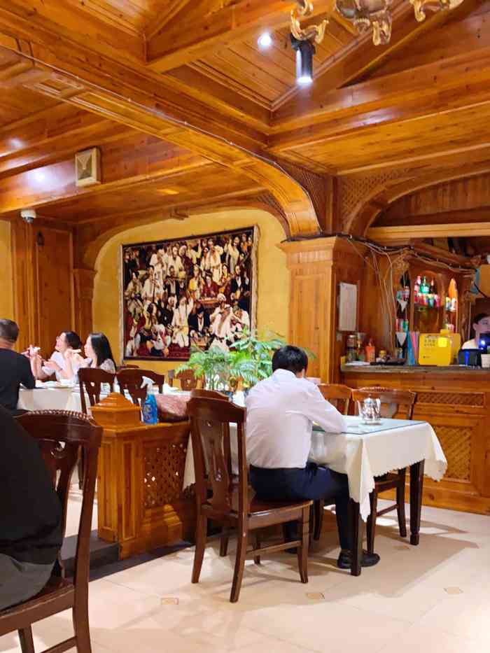 帕米尔餐厅-"因为很喜欢喝酸奶,所以去了,感觉第一口有.