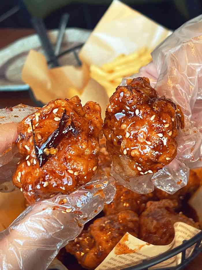 一乐韩国炸鸡(梅江店)-"「酱蒜鸡」这个炸鸡味道可以的,但是里面的.