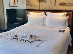 -三亚湾海居铂尔曼度假酒店