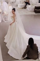 -艾米丽婚纱礼服