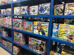-逝水玩具折扣店