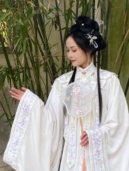 -一揽芳华汉服旗袍体验馆(拙政园店)