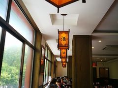 靠窗位-旭龙鱼头王(航华店)