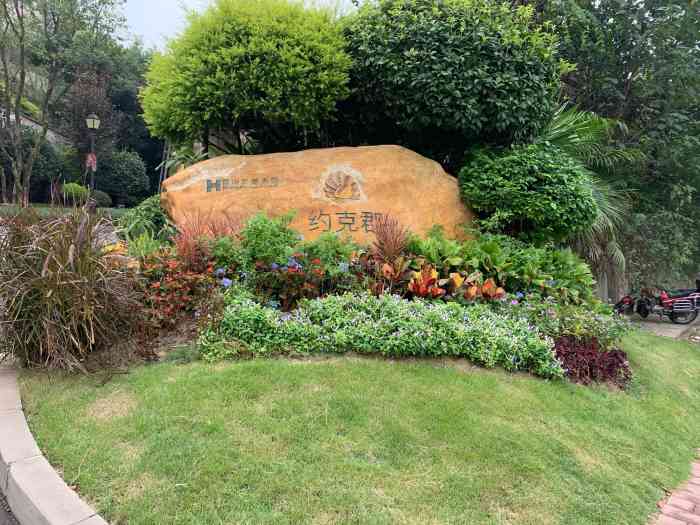 约克郡上林上景-"邻近万科城,玥湖园.所在地距万科城公交站.