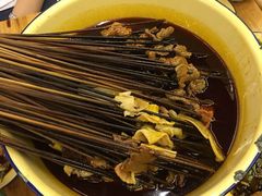 -拈签一笑黄牛肉辣卤串串