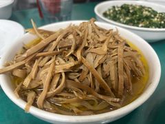 腊笋烧肉-小本鸡饭店(滨江白马湖店)
