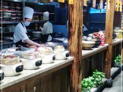 -野山舂·贵州现舂酸汤火锅(鸿通城店)