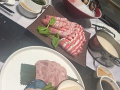 -红鼎豆捞·非遗鲍皇汤火锅(宝丰路店)