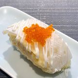 👋掌大的寿司上面全是果肉，榴莲脑袋👀看过来