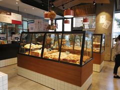 面包甜点陈列柜-Dough&Joe团憩(瑞虹天地月亮湾店)