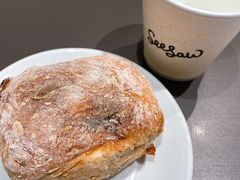 全麦蔓越莓面包-Seesaw Coffee(苏州中心店)