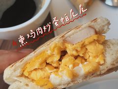 熏鸡肉炒蛋帕尼尼-必胜客(泰盛广场店)