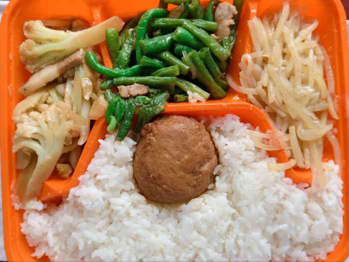 超意兴快餐(张庄路店)-"去西客站附近办事回来路过这家店吃的,把子.