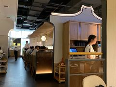 大堂-左庭右院鲜牛肉火锅(浦江欢乐颂店)