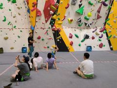 -问山MountQuest攀岩馆