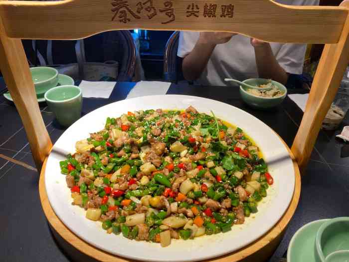 秦阿哥尖椒鸡(鸳鸯店"总体评价:好吃,实惠,快捷本身准备自己.