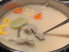 澳门鸡脚猪骨煲（小）-官也街澳门火锅(新源里店)