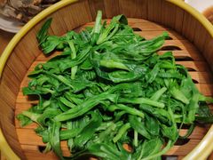 -泉畔人家·老济南经典鲁菜(大明湖店)