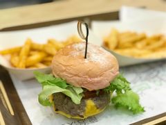 芝心手打牛肉堡-龙治汉堡(中华城店)