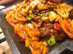 -沪小二炭火蛙锅(淮海中路美食不夜城店)