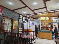 -湖南人家湘菜馆(镇江路店)