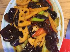 -山河屯铁锅炖(哈西站店)