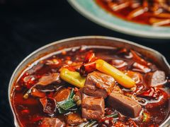 -包整·丝娃娃(一览甲秀楼风景店)