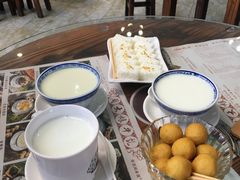 -周大娘牛乳(旧寨古村总店)