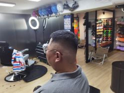 -C93 barber shop男士理发馆