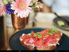 腌制三文鱼配黑麦面包-O'mills Sourdough Bakery&Bistro(永嘉路店)