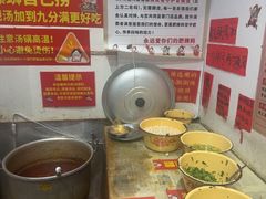 -柳州肥姨妈大骨螺蛳粉(万达中心店)
