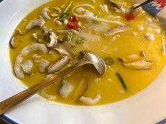 -蜜桃餐厅·伴山(湖滨商业街店)