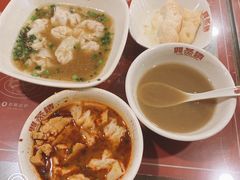 -双燕楼·手工馄饨·汤面小吃(世纪汇店)