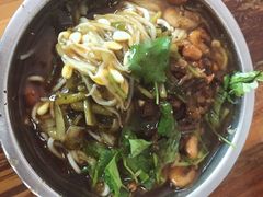 -灵山卢梅燕粉店