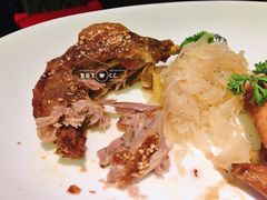 蜜汁肋排油封鸭腿烤鸡翅-MOSSO德国餐厅·音乐酒吧(环宇荟店)