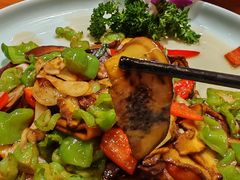 -老滇山寨•云南特色菜•地方菜•民族风情歌舞表演(金碧店)