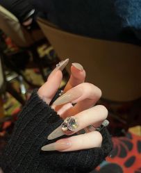 -莎拉美学·美甲美睫