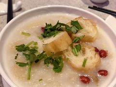 荔湾艇仔粥-金翠皇宫粤菜·点心·海鲜(翡翠店)