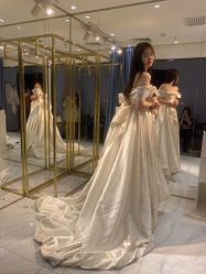 点击看大图 -GRACE KELLY婚纱与礼服(北京店)
