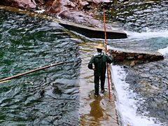 -安吉龙王山峡谷漂流
